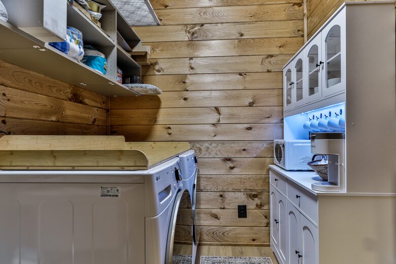 Blue Ridge Hideaway | Creekside Comfort Meets Mountain Adventure - Morganton, Georgia