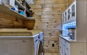 Blue Ridge Hideaway | Creekside Comfort Meets Mountain Adventure - Morganton, Georgia