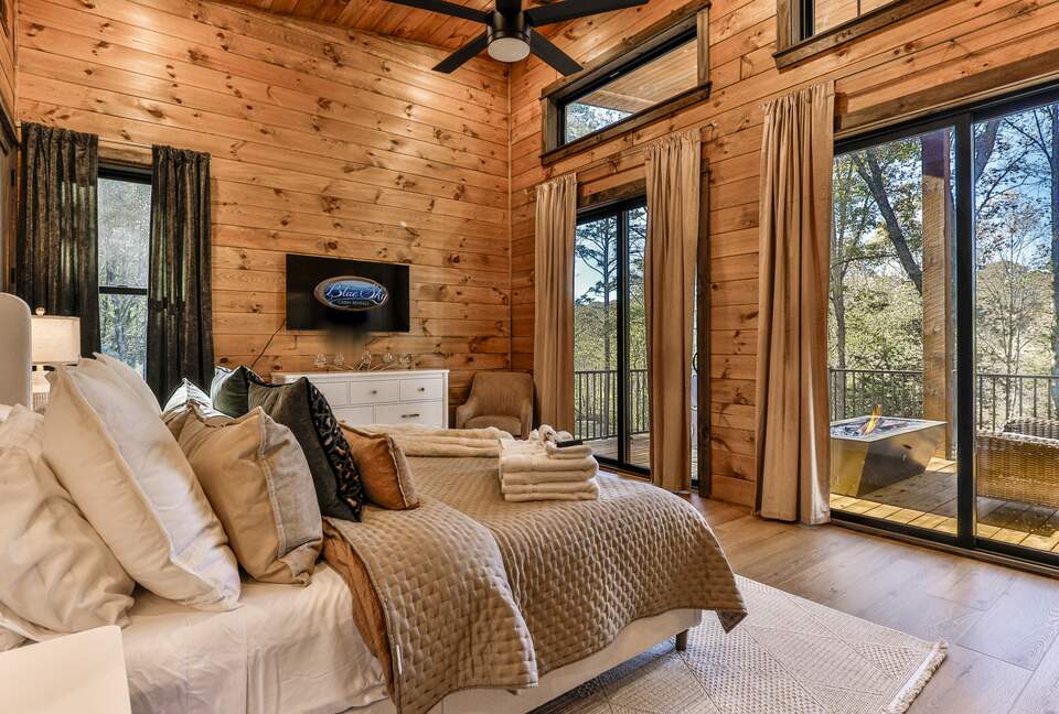 Blue Ridge Hideaway | Creekside Comfort Meets Mountain Adventure - Morganton, Georgia