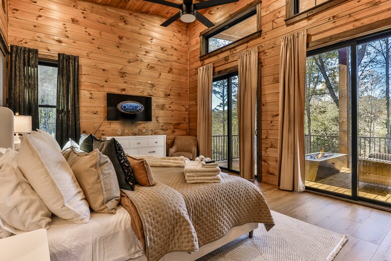 Blue Ridge Hideaway | Creekside Comfort Meets Mountain Adventure - Morganton, Georgia