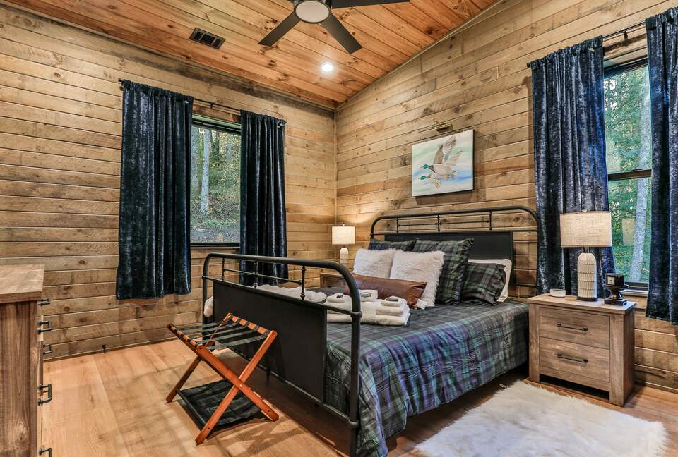 Blue Ridge Hideaway | Creekside Comfort Meets Mountain Adventure - Morganton, Georgia