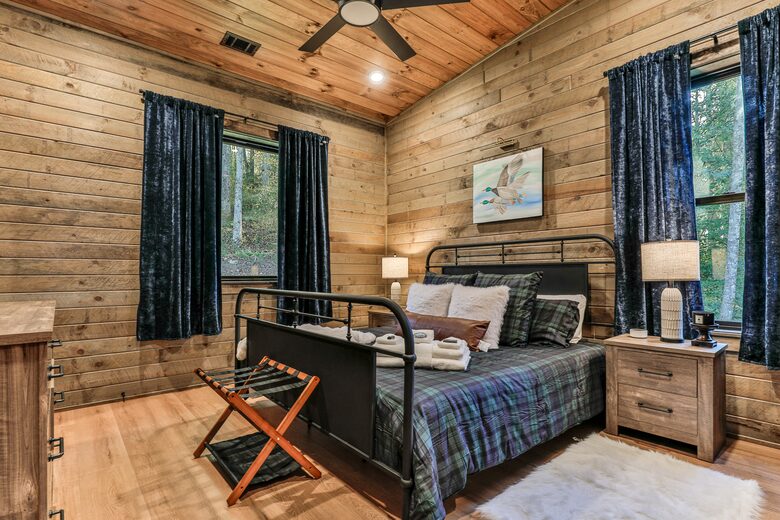 Blue Ridge Hideaway | Creekside Comfort Meets Mountain Adventure - Morganton, Georgia