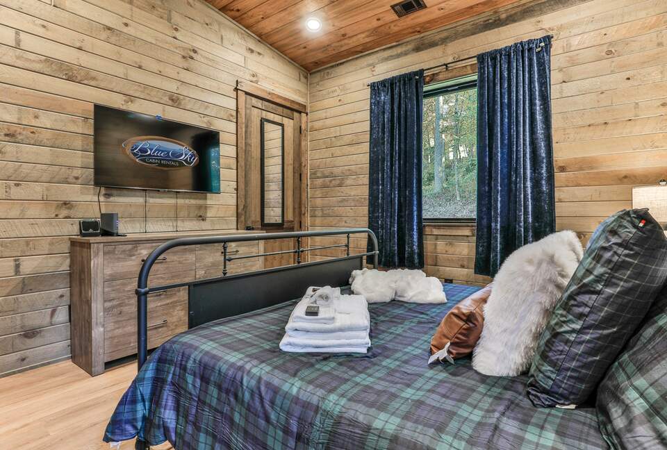 Blue Ridge Hideaway | Creekside Comfort Meets Mountain Adventure - Morganton, Georgia
