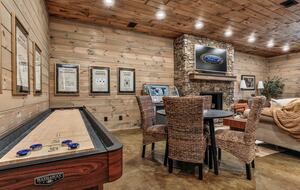 Blue Ridge Hideaway | Creekside Comfort Meets Mountain Adventure - Morganton, Georgia