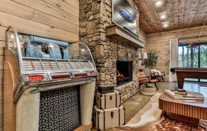 Blue Ridge Hideaway | Creekside Comfort Meets Mountain Adventure - Morganton, Georgia