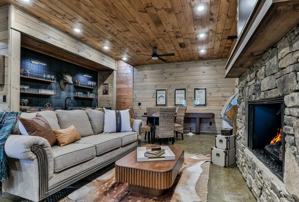 Blue Ridge Hideaway | Creekside Comfort Meets Mountain Adventure - Morganton, Georgia