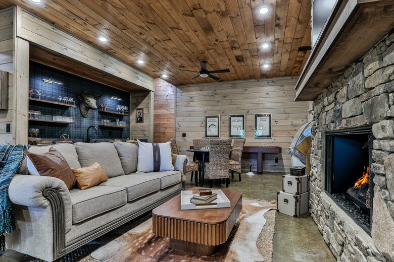 Blue Ridge Hideaway | Creekside Comfort Meets Mountain Adventure - Morganton, Georgia