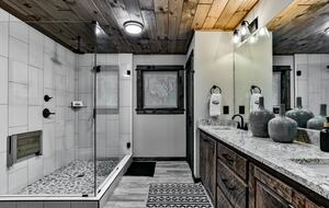 Blue Ridge Hideaway | Creekside Comfort Meets Mountain Adventure - Morganton, Georgia