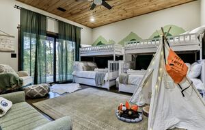 Blue Ridge Hideaway | Creekside Comfort Meets Mountain Adventure - Morganton, Georgia