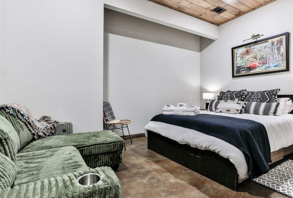 Blue Ridge Hideaway | Creekside Comfort Meets Mountain Adventure - Morganton, Georgia