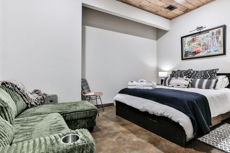 Blue Ridge Hideaway | Creekside Comfort Meets Mountain Adventure - Morganton, Georgia