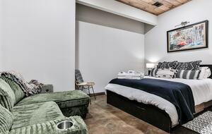 Blue Ridge Hideaway | Creekside Comfort Meets Mountain Adventure - Morganton, Georgia