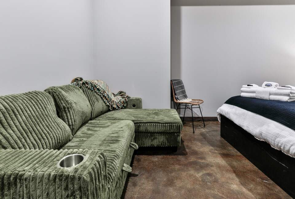 Blue Ridge Hideaway | Creekside Comfort Meets Mountain Adventure - Morganton, Georgia