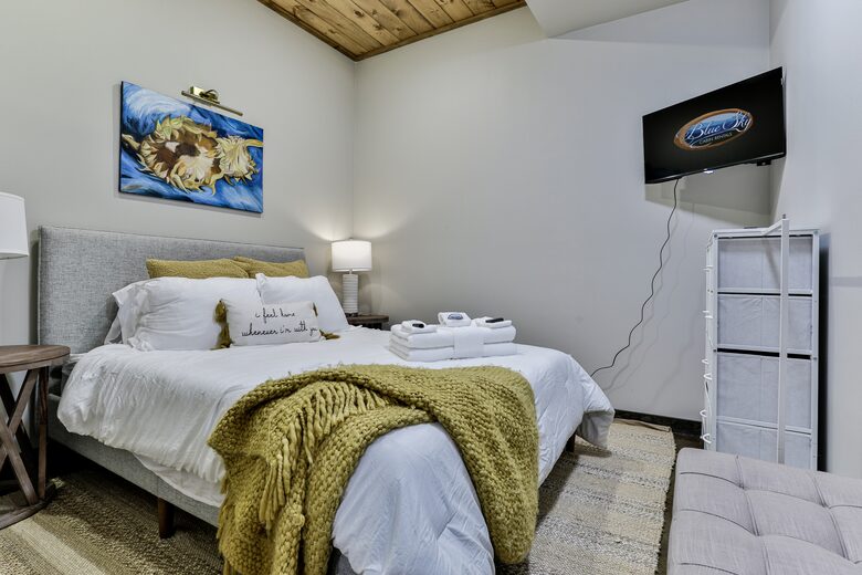 Blue Ridge Hideaway | Creekside Comfort Meets Mountain Adventure - Morganton, Georgia