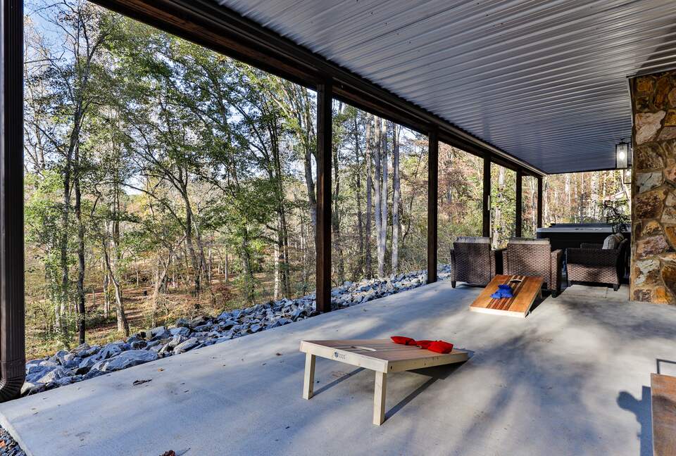 Blue Ridge Hideaway | Creekside Comfort Meets Mountain Adventure - Morganton, Georgia