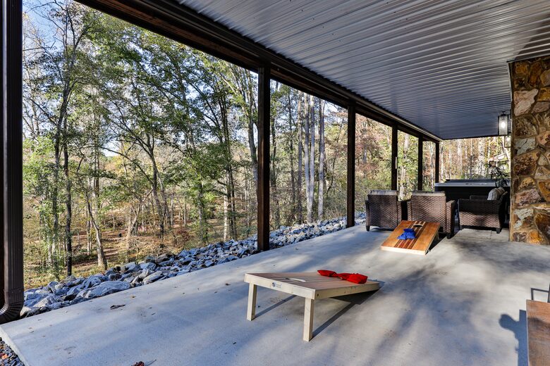 Blue Ridge Hideaway | Creekside Comfort Meets Mountain Adventure - Morganton, Georgia