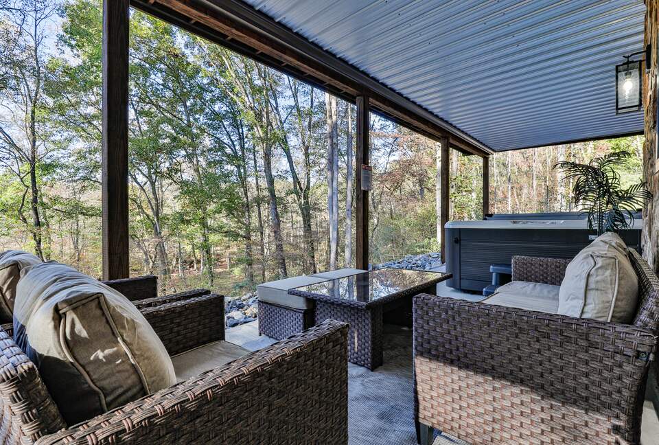 Blue Ridge Hideaway | Creekside Comfort Meets Mountain Adventure - Morganton, Georgia