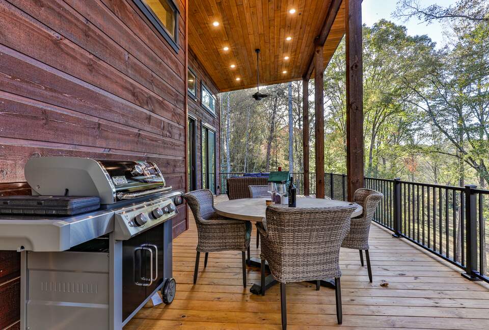 Blue Ridge Hideaway | Creekside Comfort Meets Mountain Adventure - Morganton, Georgia