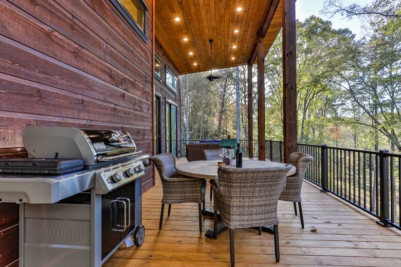 Blue Ridge Hideaway | Creekside Comfort Meets Mountain Adventure - Morganton, Georgia