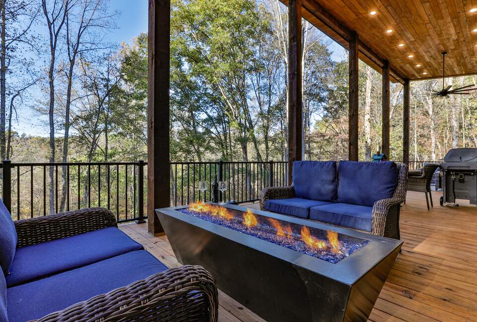 Blue Ridge Hideaway | Creekside Comfort Meets Mountain Adventure - Morganton, Georgia