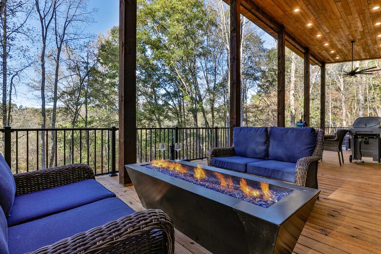 Blue Ridge Hideaway | Creekside Comfort Meets Mountain Adventure - Morganton, Georgia