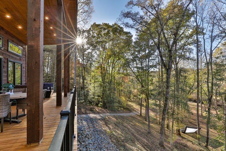 Blue Ridge Hideaway | Creekside Comfort Meets Mountain Adventure - Morganton, Georgia