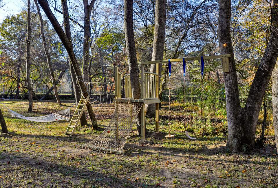 Blue Ridge Hideaway | Creekside Comfort Meets Mountain Adventure - Morganton, Georgia