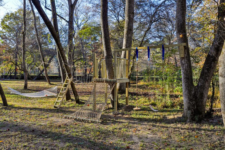 Blue Ridge Hideaway | Creekside Comfort Meets Mountain Adventure - Morganton, Georgia