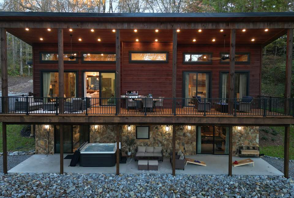 Blue Ridge Hideaway | Creekside Comfort Meets Mountain Adventure - Morganton, Georgia