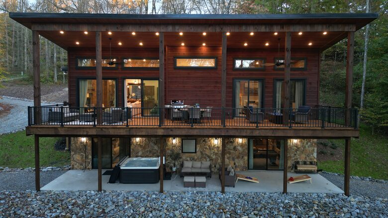 Blue Ridge Hideaway | Creekside Comfort Meets Mountain Adventure - Morganton, Georgia