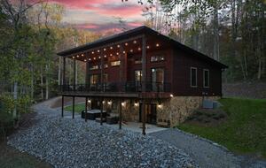 Blue Ridge Hideaway | Creekside Comfort Meets Mountain Adventure - Morganton, Georgia