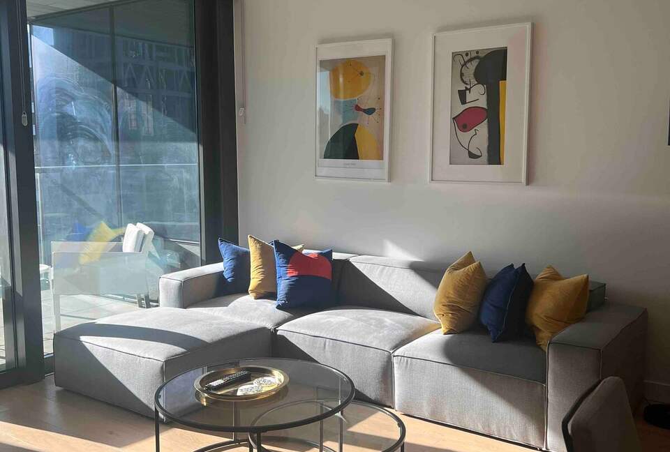 Luxury City Apartment | Art, Marble & Views - Melbourne, Australia