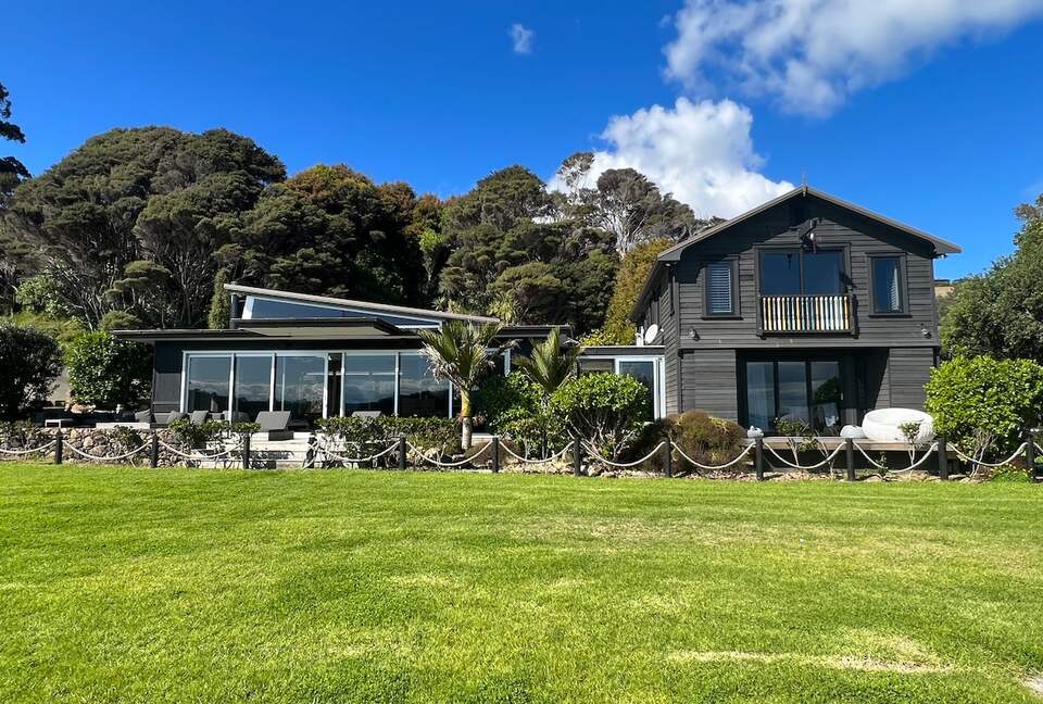 Wharetana Bay Estate | Two Luxury Villas on 2.25 Acres of Waterfront Bliss - Waiheke Island, New Zealand