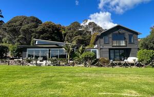 Wharetana Bay Estate | Two Luxury Villas on 2.25 Acres of Waterfront Bliss - Waiheke Island, New Zealand