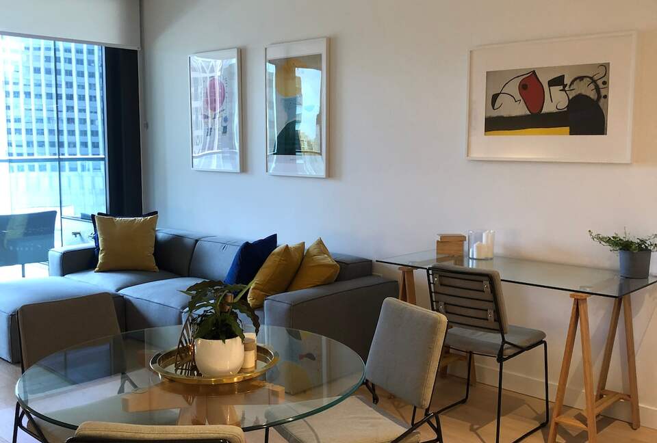 Luxury City Apartment | Art, Marble & Views - Melbourne, Australia