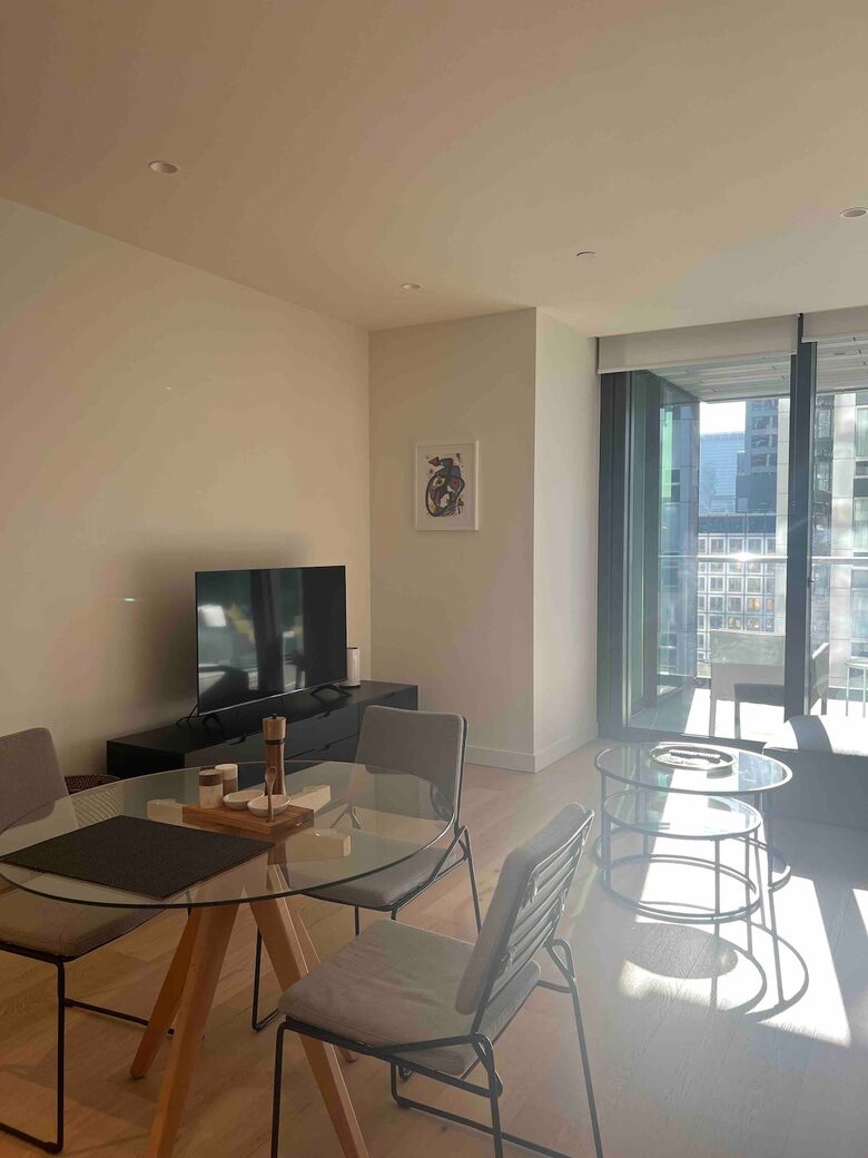 Luxury City Apartment | Art, Marble & Views - Melbourne, Australia