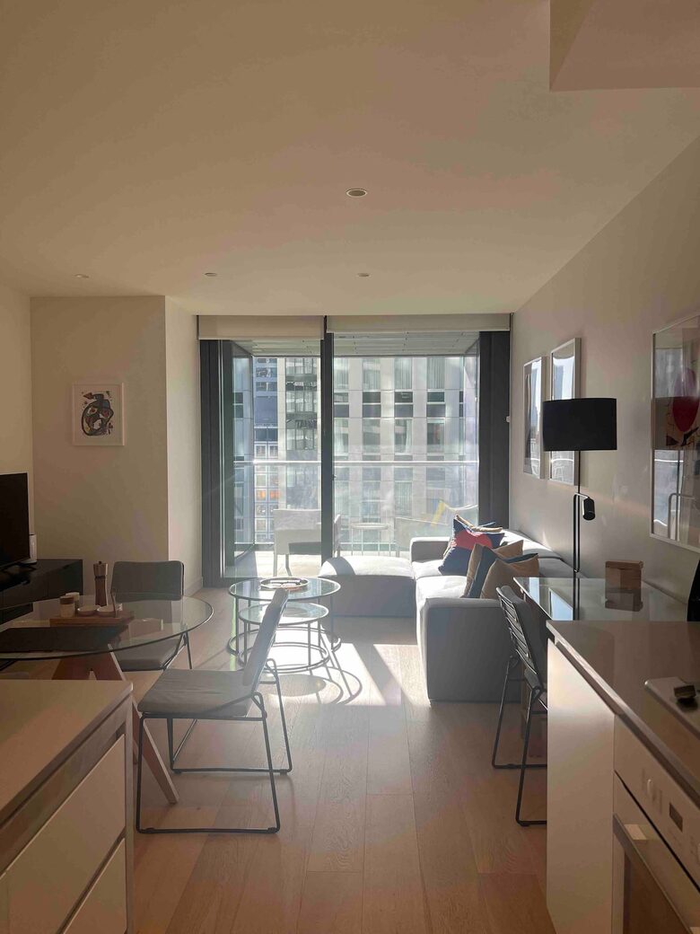 Luxury City Apartment | Art, Marble & Views - Melbourne, Australia