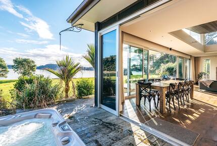 Te Mana Estate |  Waiheke Beachfront - Waiheke Island, New Zealand