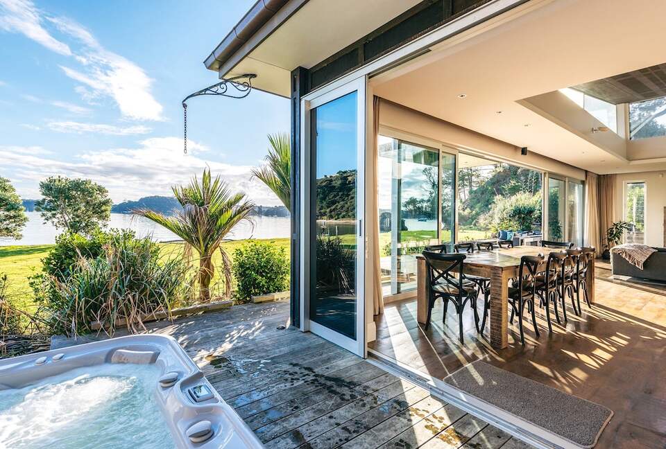 Wharetana Bay Estate | Two Luxury Villas on 2.25 Acres of Waterfront Bliss - Waiheke Island, New Zealand