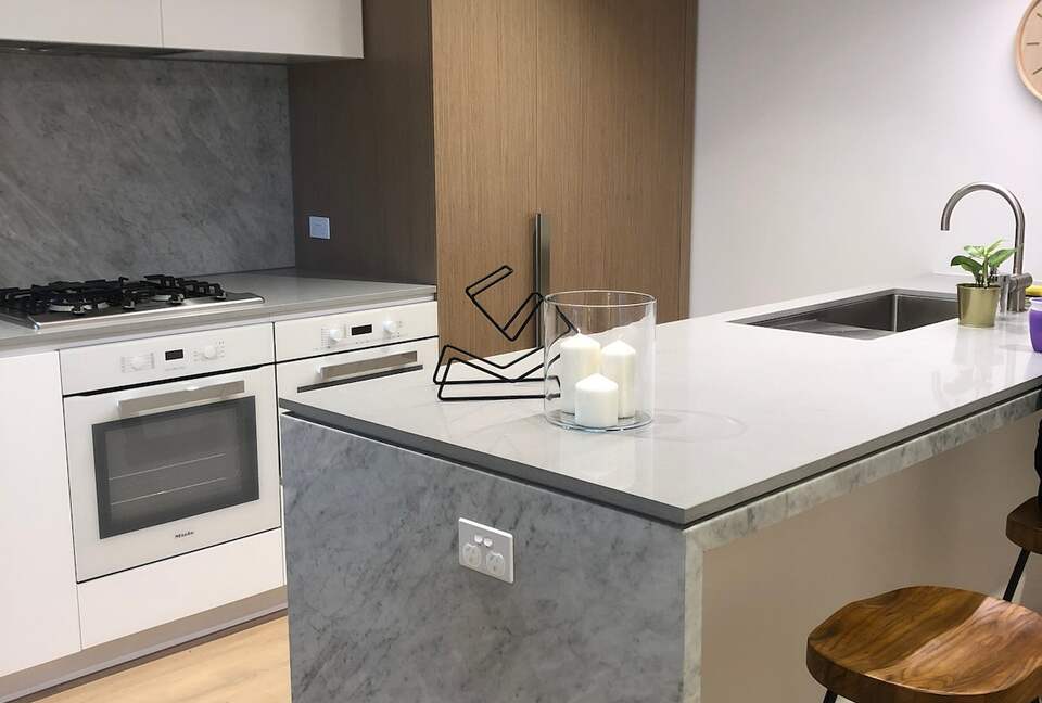 Luxury City Apartment | Art, Marble & Views - Melbourne, Australia