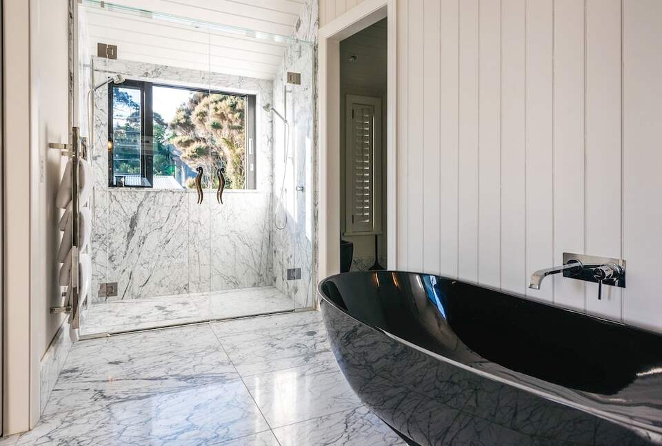 Wharetana Bay Estate | Two Luxury Villas on 2.25 Acres of Waterfront Bliss - Waiheke Island, New Zealand