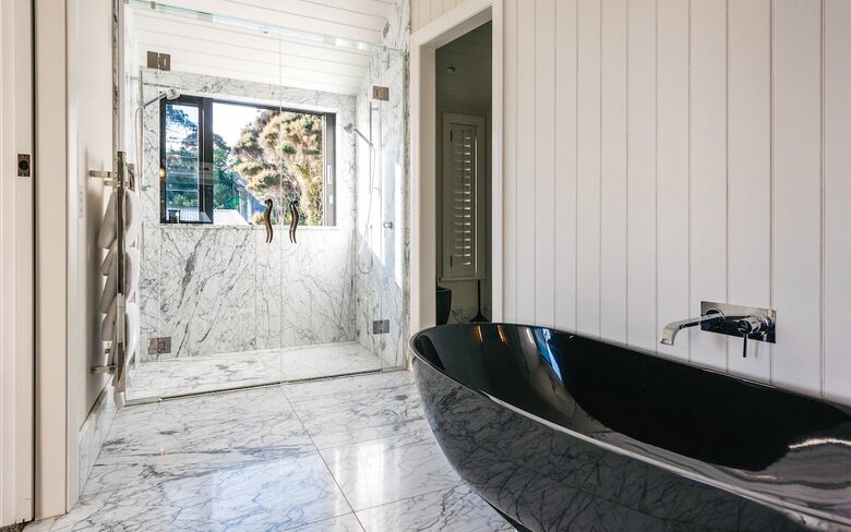 Wharetana Bay Estate | Two Luxury Villas on 2.25 Acres of Waterfront Bliss - Waiheke Island, New Zealand