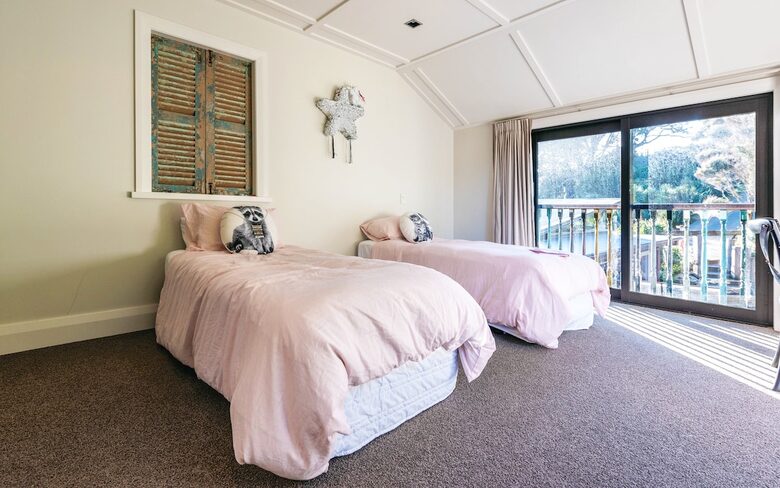 Wharetana Bay Estate | Two Luxury Villas on 2.25 Acres of Waterfront Bliss - Waiheke Island, New Zealand