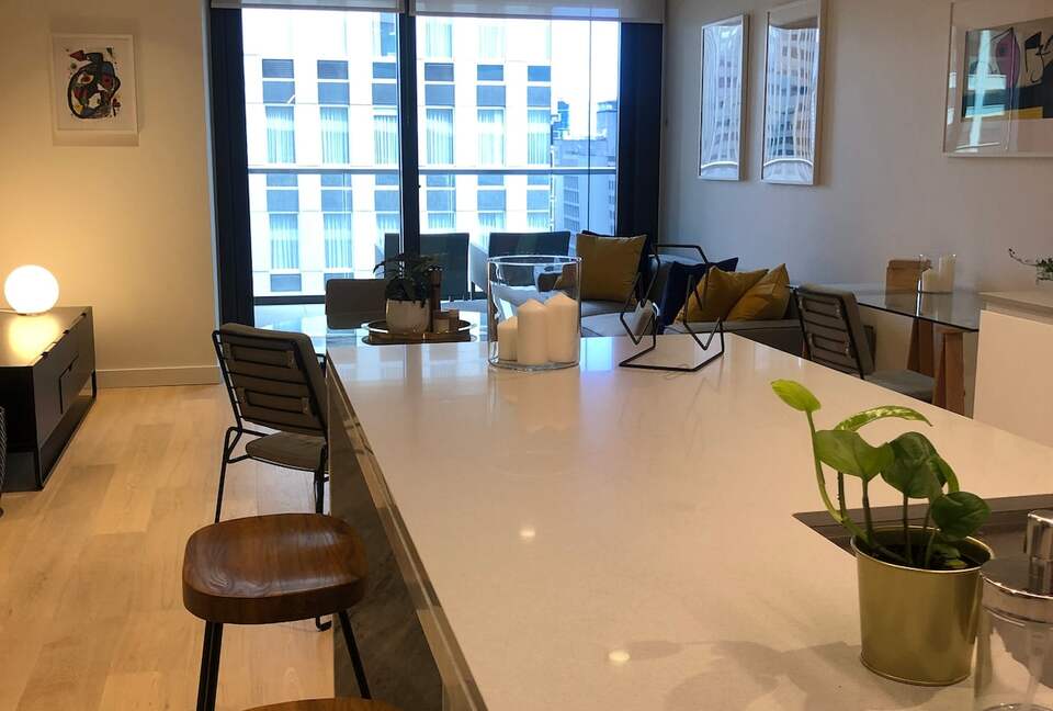 Luxury City Apartment | Art, Marble & Views - Melbourne, Australia