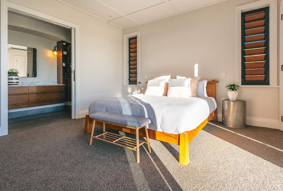 Wharetana Bay Estate | Two Luxury Villas on 2.25 Acres of Waterfront Bliss - Waiheke Island, New Zealand