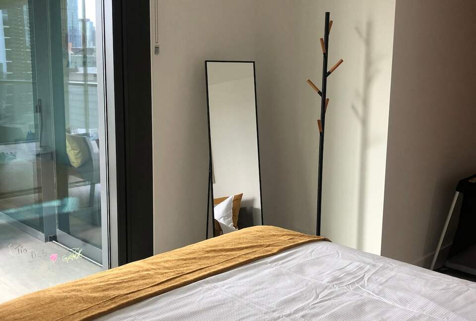 Luxury City Apartment | Art, Marble & Views - Melbourne, Australia