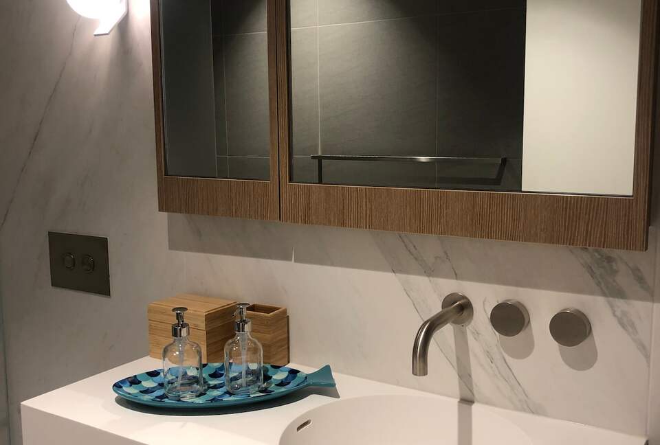 Luxury City Apartment | Art, Marble & Views - Melbourne, Australia