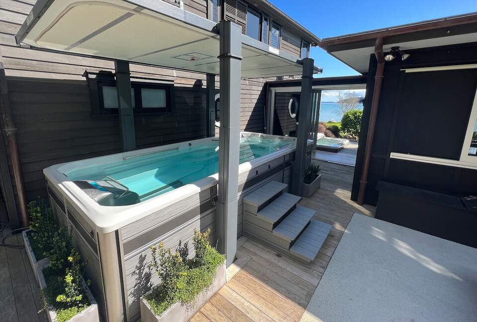 Wharetana Bay Estate | Two Luxury Villas on 2.25 Acres of Waterfront Bliss - Waiheke Island, New Zealand