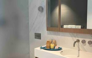 Luxury City Apartment | Art, Marble & Views - Melbourne, Australia