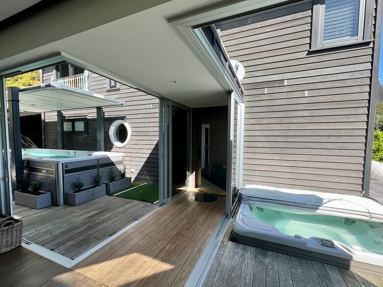 Wharetana Bay Estate | Two Luxury Villas on 2.25 Acres of Waterfront Bliss - Waiheke Island, New Zealand